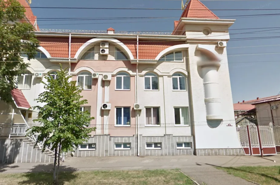 school.name