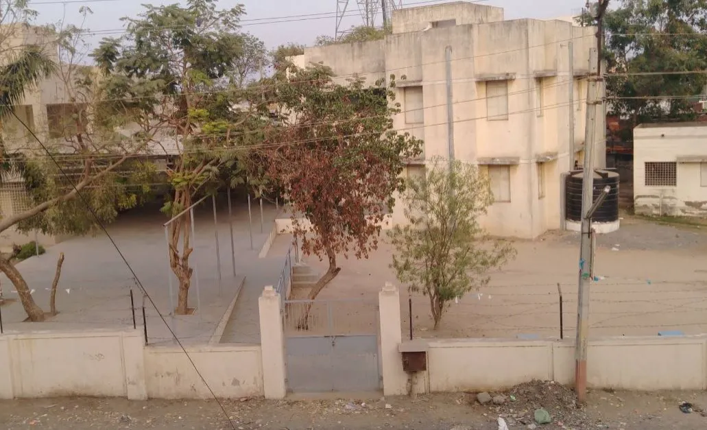 school.name
