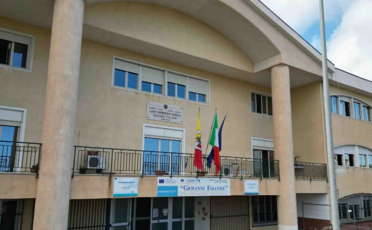 school.name