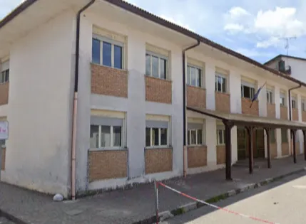 school.name