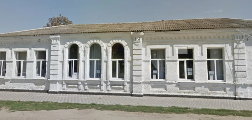 school.name