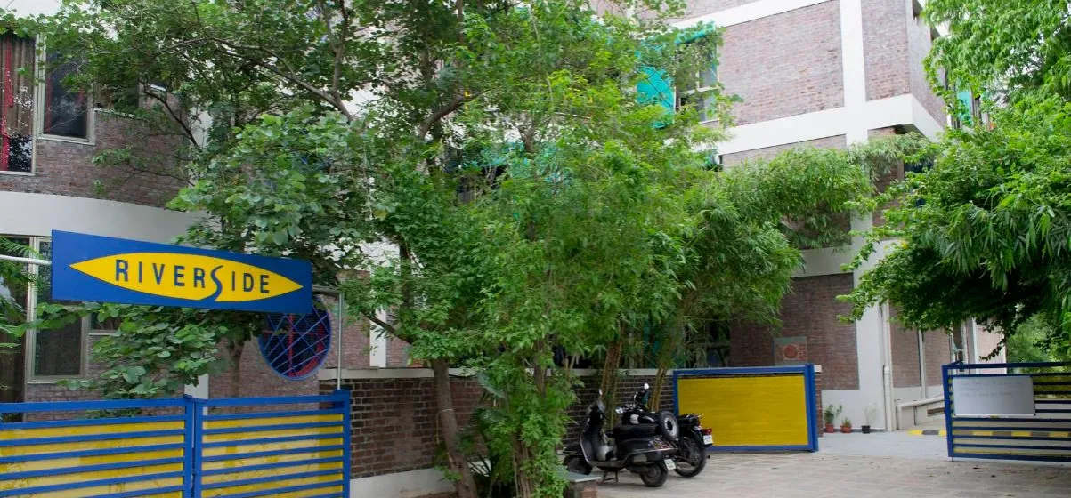 school.name